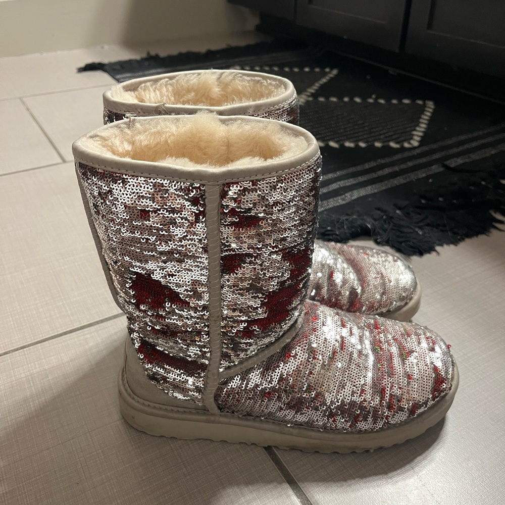 Uggs very good condition.
